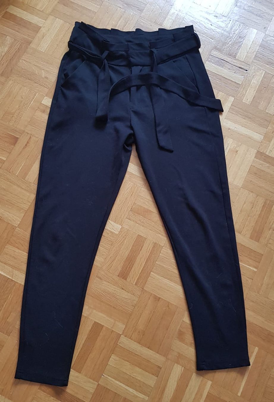Zebra Pantaloni: Pantalon noir élégant ZEBRA taille M – Usato da Versoix venduto da aline_b