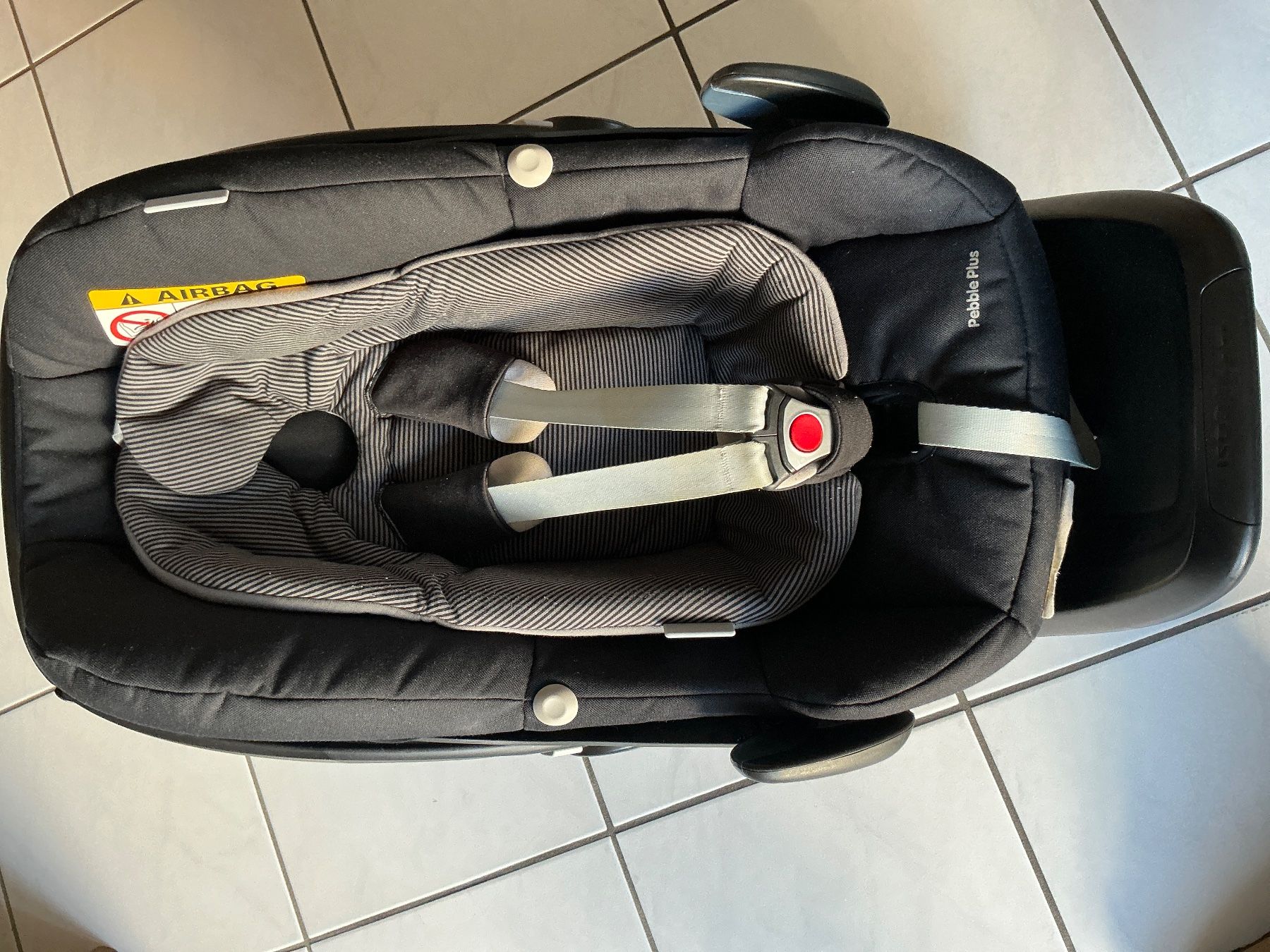 Maxi-Cosi Seggiolini per auto: Maxi Cosi mit Isofixstation – Usato da Galgenen venduto da 67sab 2
