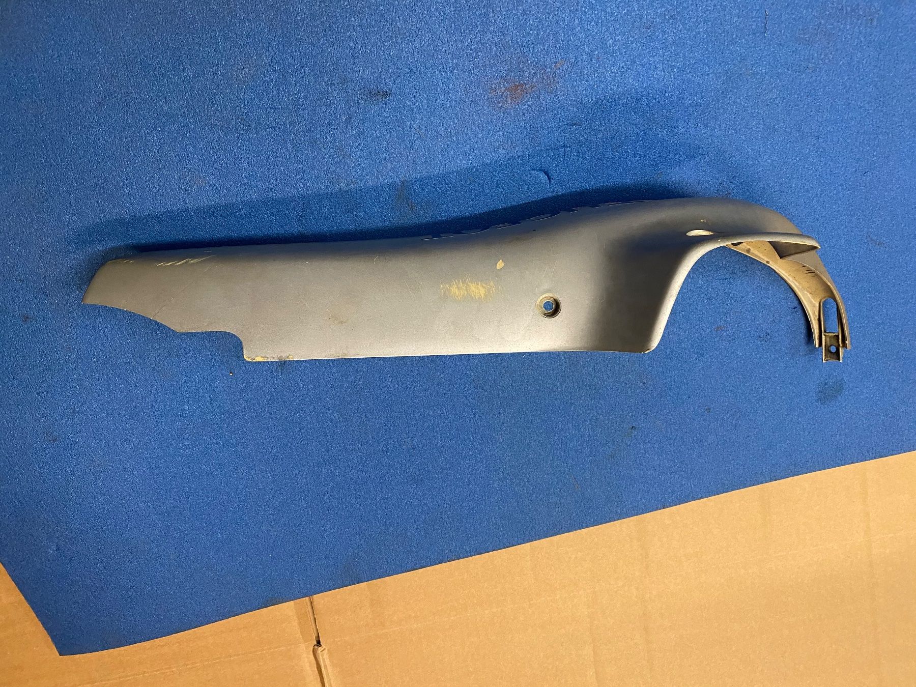 Peugeot Parti ricambio per ciclomotori: Peugeot spx cache plastique – Usato da Vevey venduto da Chupita-met 7