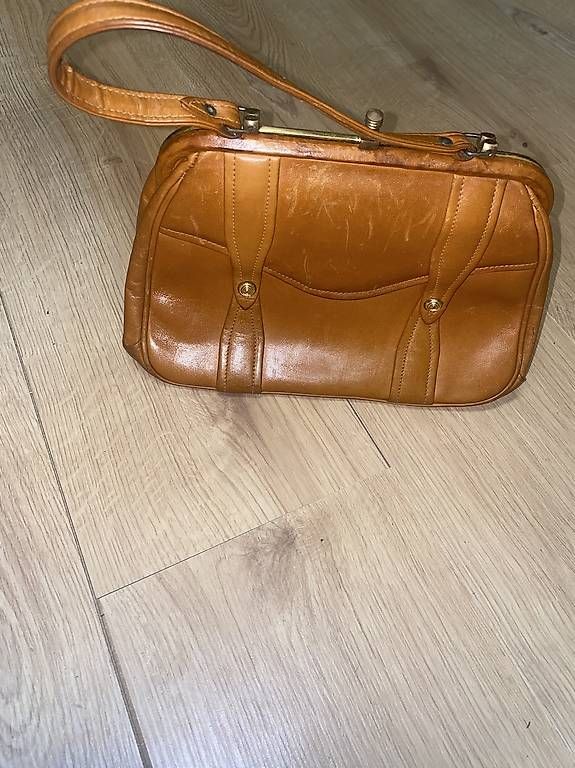 Taschen für Damen: Handtaschen – Gebraucht aus Stein am Rhein von kar_9lmg 3