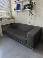 Graues Zweisitzer-Sofa zum Abholen