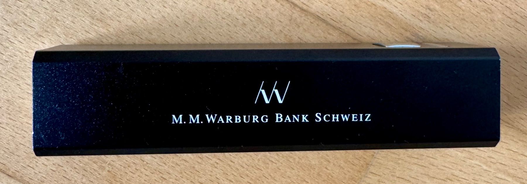 Batterie: Powerbank schwartz mit div. Prints – Usato da Pfäffikon SZ venduto da anshaV 2