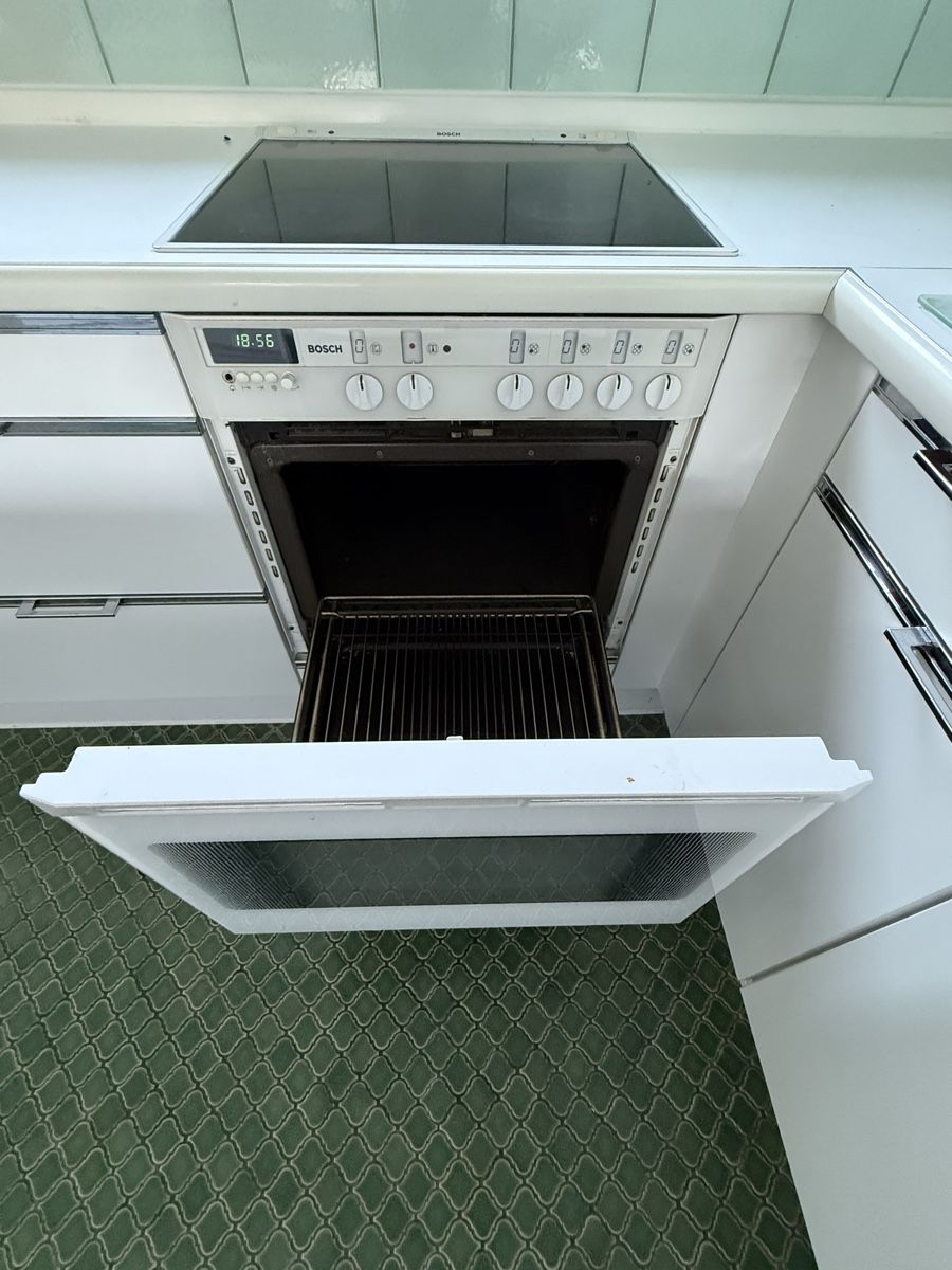 Forni: Bosch Einbaubackofen + Glaskeramik-Kochfeld Weiss – Usato da Reinach BL venduto da rom_jb5y