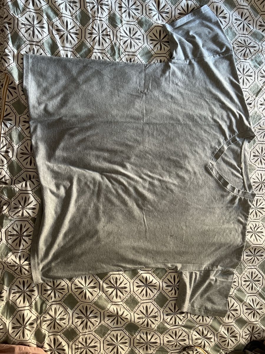 T-shirt: Lot de t-shirt ample  – Usato da Lausanne venduto da Gatorlaligattor 3