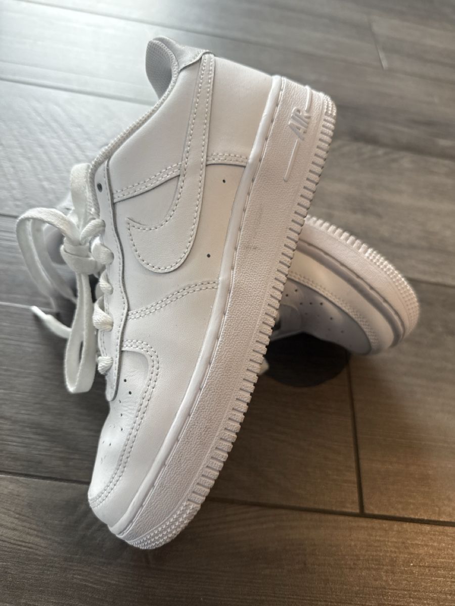 Nike Damenschuhe: Nike Air Force 1, classiques et confortables, taille 37 – Neu (gemäss Beschreibung) aus Pieterlen von tha_q8qg 2
