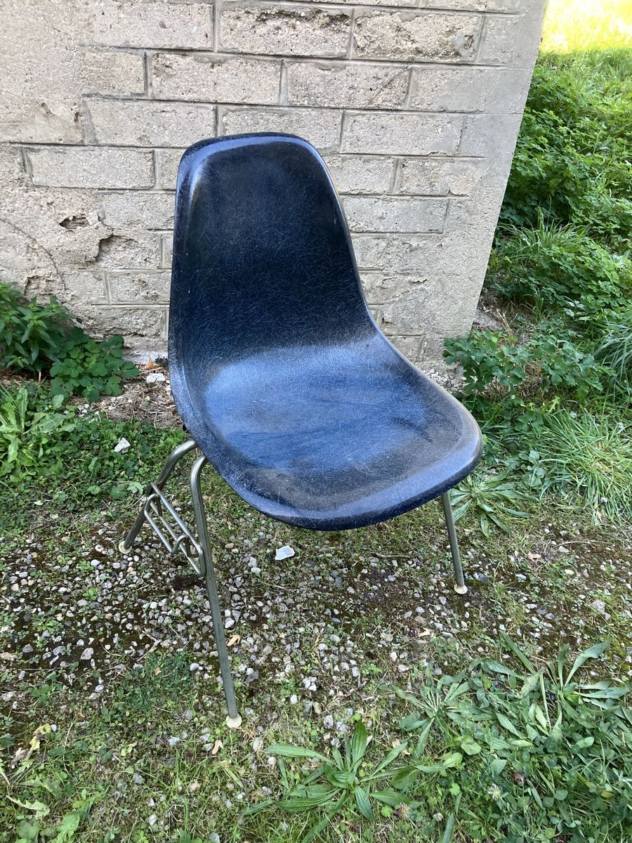 Eames Stühle: Chaise Eames – Gebraucht aus fribourg von Retroverso