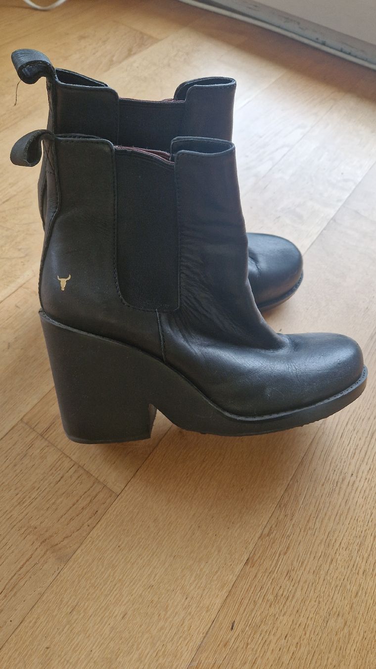 Scarpe da donna: Schwarze Lederstiefeletten mit Blockabsatz, Grösse 39 – Nuovo (secondo la descrizione) da Zürich venduto da mis_2kxn