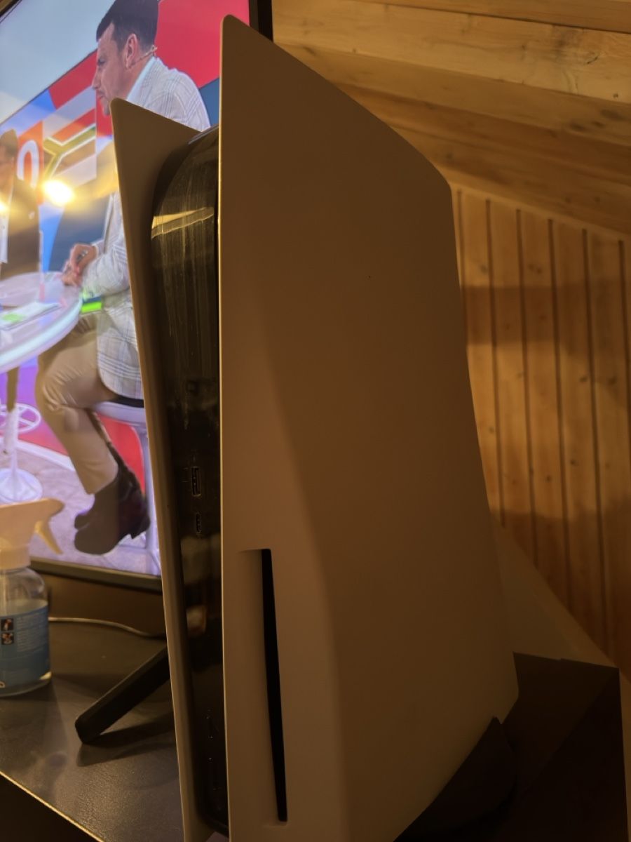 Sony Console: Ps5 disc version 1. Generation  – Usato da Saland venduto da Randykoenig 1