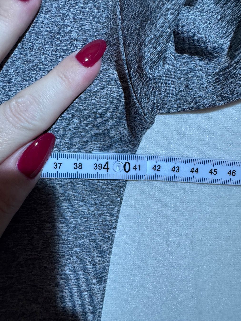 T-shirt: Schönes graues T-Shirt ca Gr. S – Usato da Grosswangen venduto da SALE_SALE_SALE 5