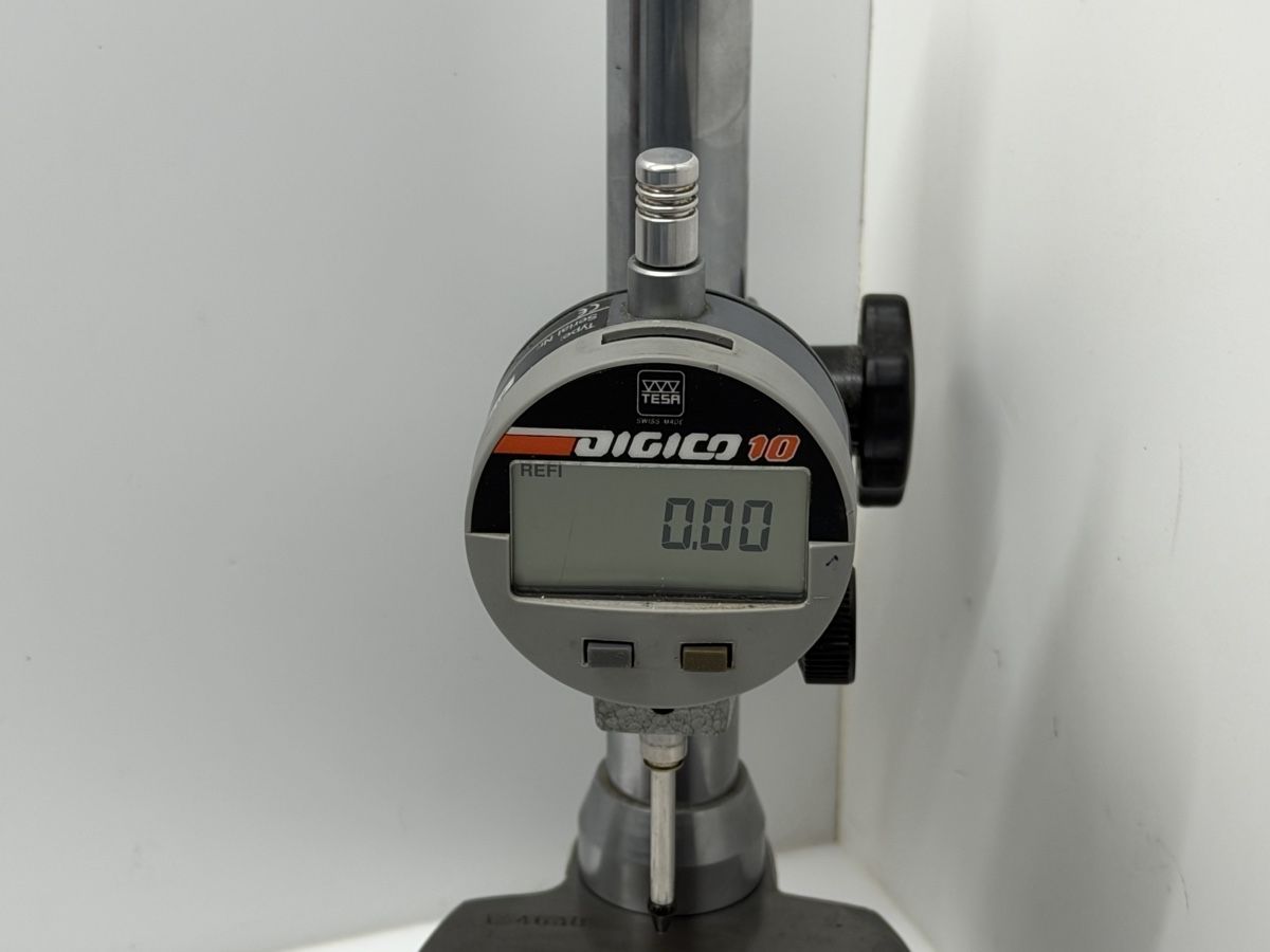 Tesa Misurare: TESA Table de mesure avec Comparateur – Usato da Bassecourt venduto da DiM7775 1