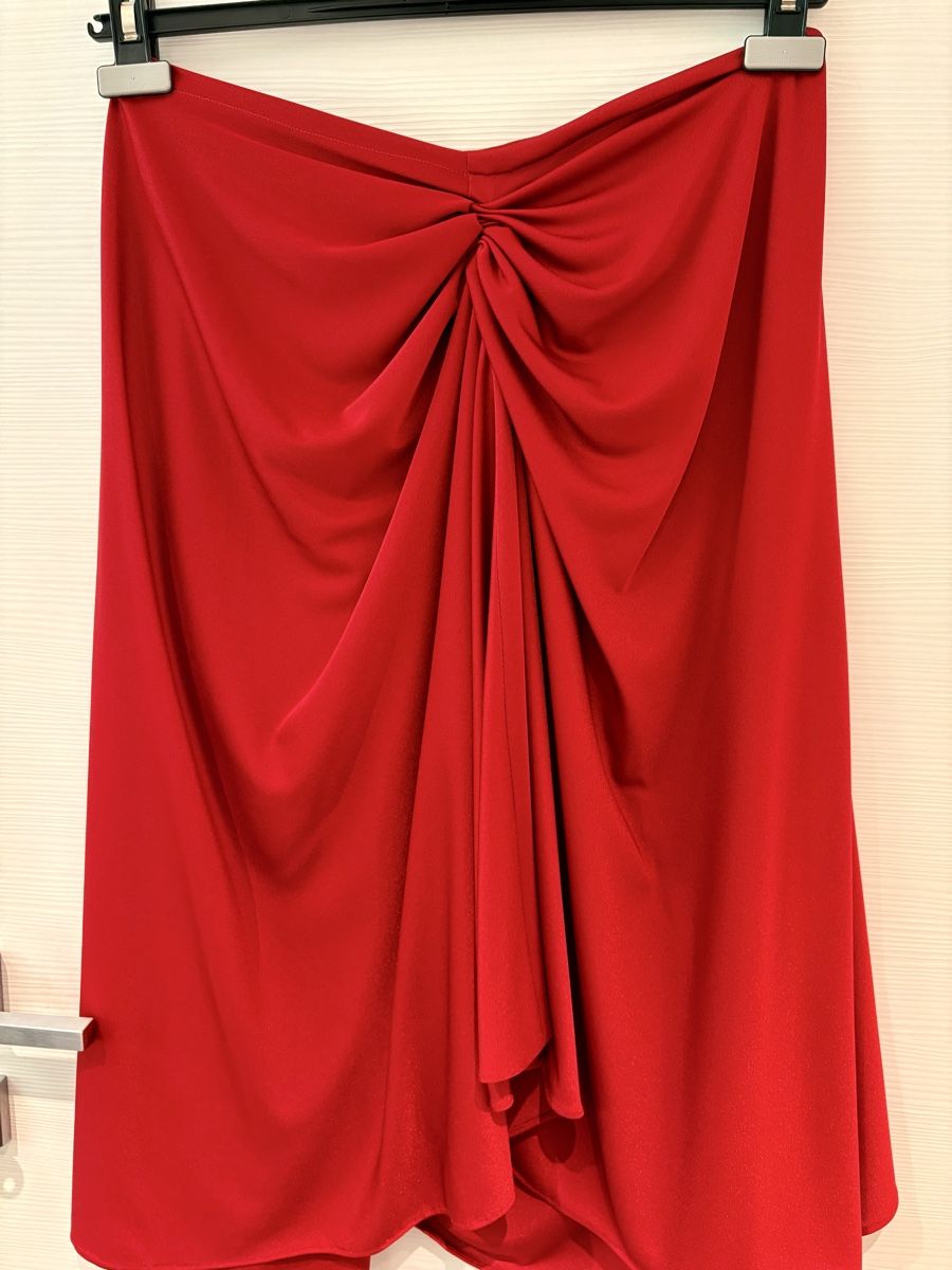 Röcke: Roter Rock, Gr. 42 - 44 elegant & festlich – Gebraucht aus Bellinzona von ModaLugano 6