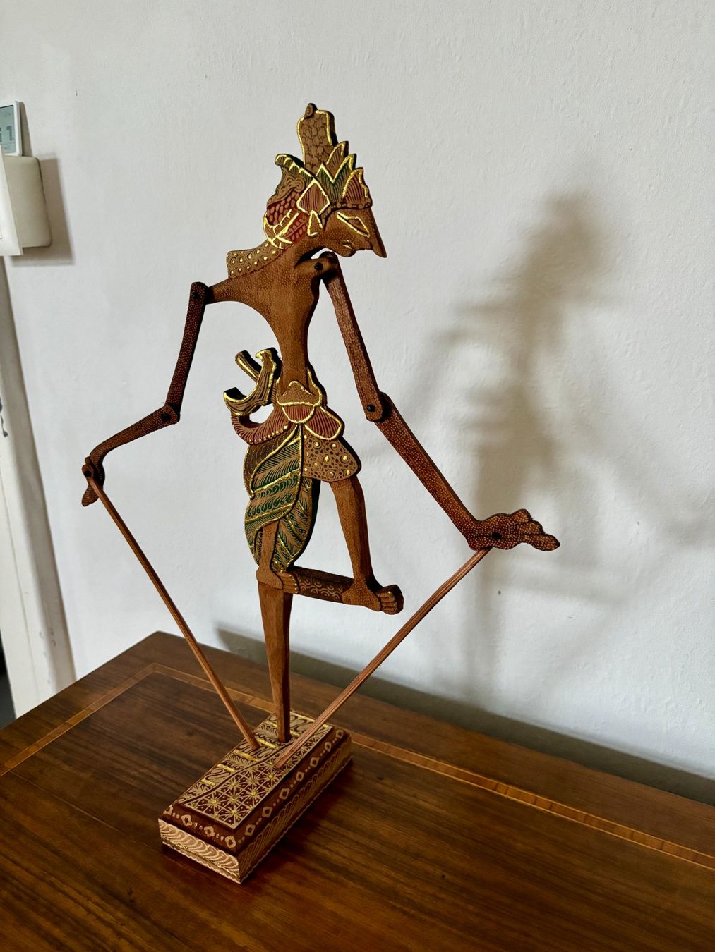 Figuren: Wayang Kulit Puppe aus Holz – Gebraucht aus Laufenburg von Heuguemperli111 1
