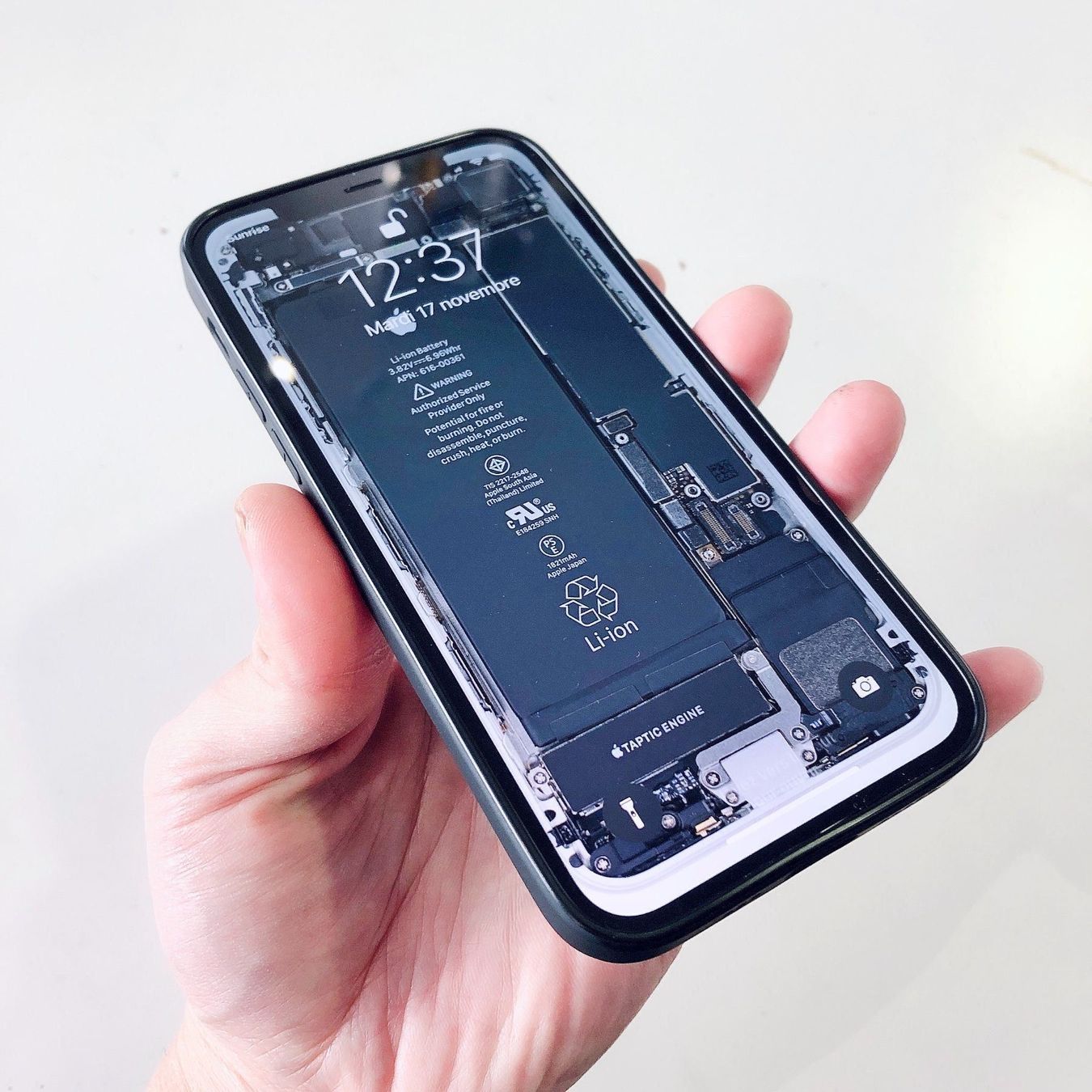 Covers & Schutzfolien: Coque iPhone 12 pro Max solid petit trou – Neu und originalverpackt aus Morges von DigiAC 3