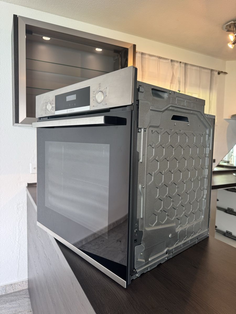 Bosch Forni: Bosch Einbaubackofen HBA573BS0 – Top Zustands  – Usato da Gersau venduto da mfk01 2