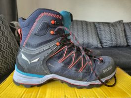 Wanderschuhe von Salewa in der Grösse 42
