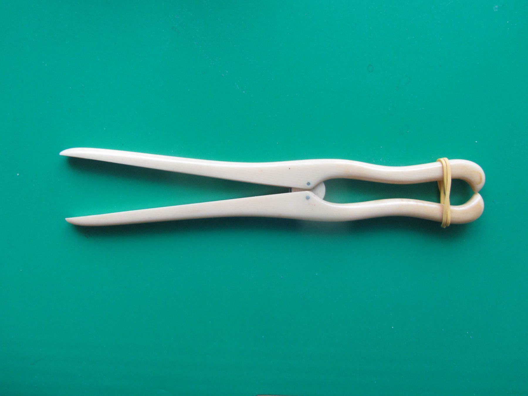 Guanti & manicotti: Handschuhspanner,antik – Usato da Luzern venduto da Lucernauno 1