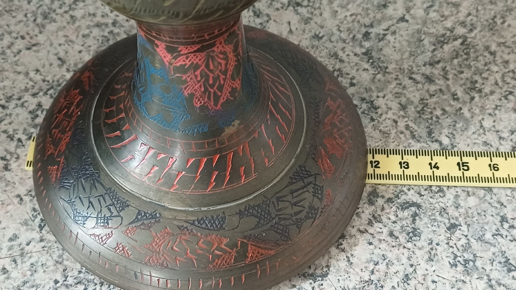 Vasi & Recipienti: Schöne verzierte Vase – Usato da Flawil venduto da Pinkmalibu 2