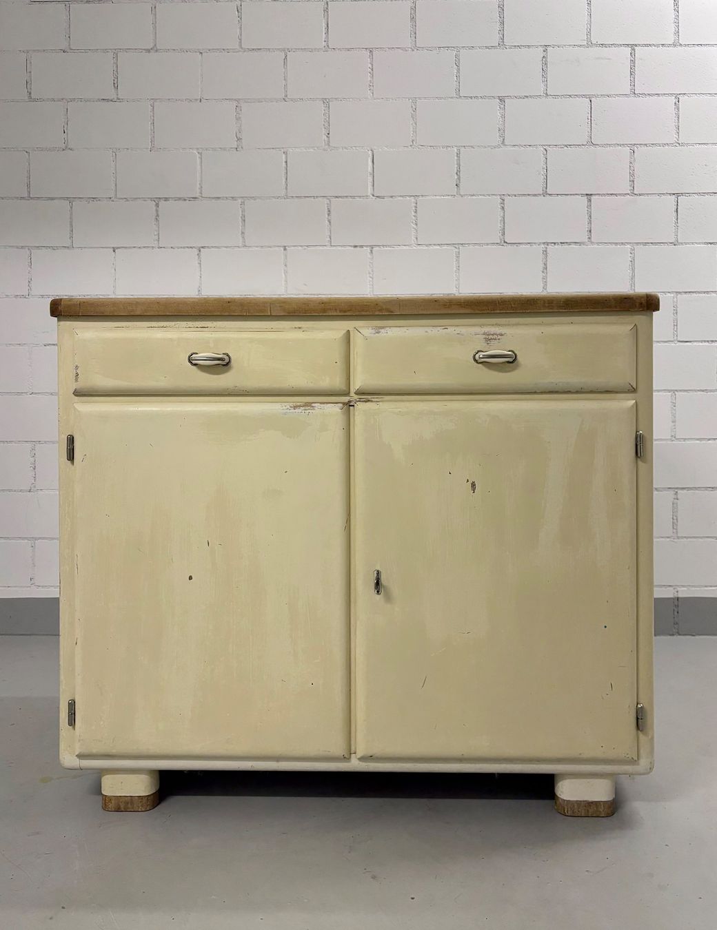 Buffets: KÜCHENKOMMODE, VINTAGE, 1950ER, BERG, BUFFET, GEBRAUCHT – D'occasion à Dachsen par Sven_Jasper