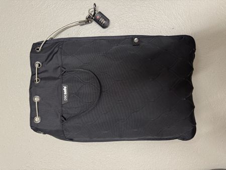 Pacsafe Tasche schwarz