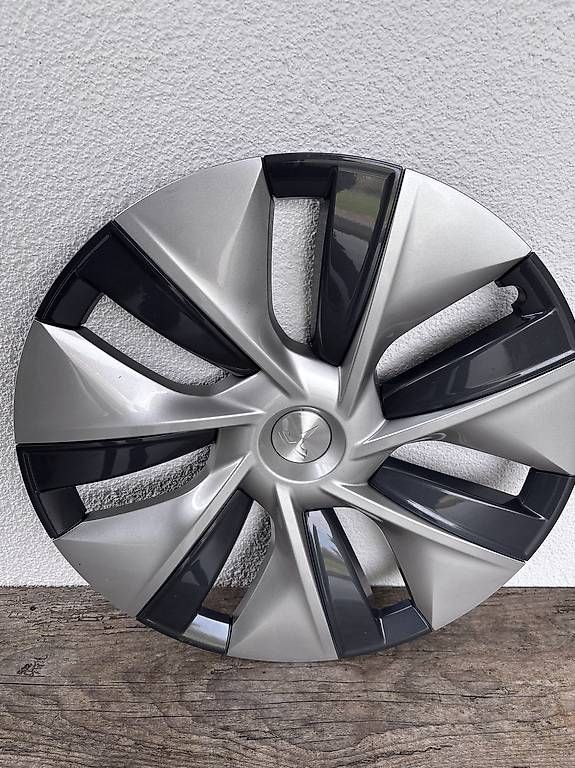 Cerchioni: Radkappe Tesla 3/Y 18'', Original Tesla – Nuovo (secondo la descrizione) da Binningen venduto da Padme