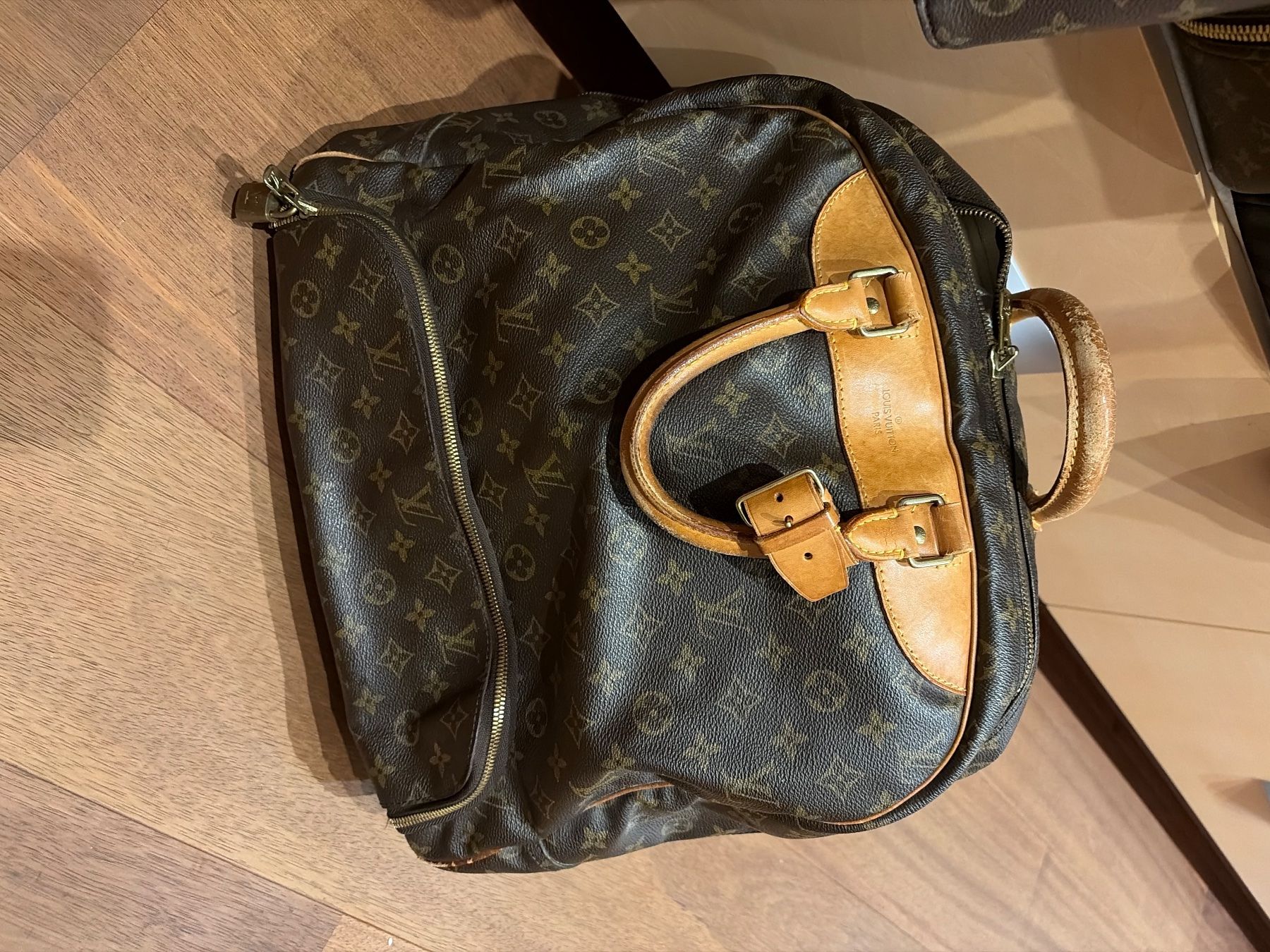 Louis Vuitton Taschen: Louis Vuitton Keepall Reisetasche Monogram Canvas Braunes... – Gebraucht aus Merlischachen von Blumenhaus16