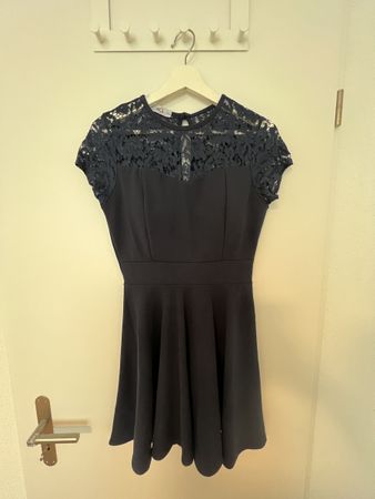 WAL G Minikleid mit Spitze