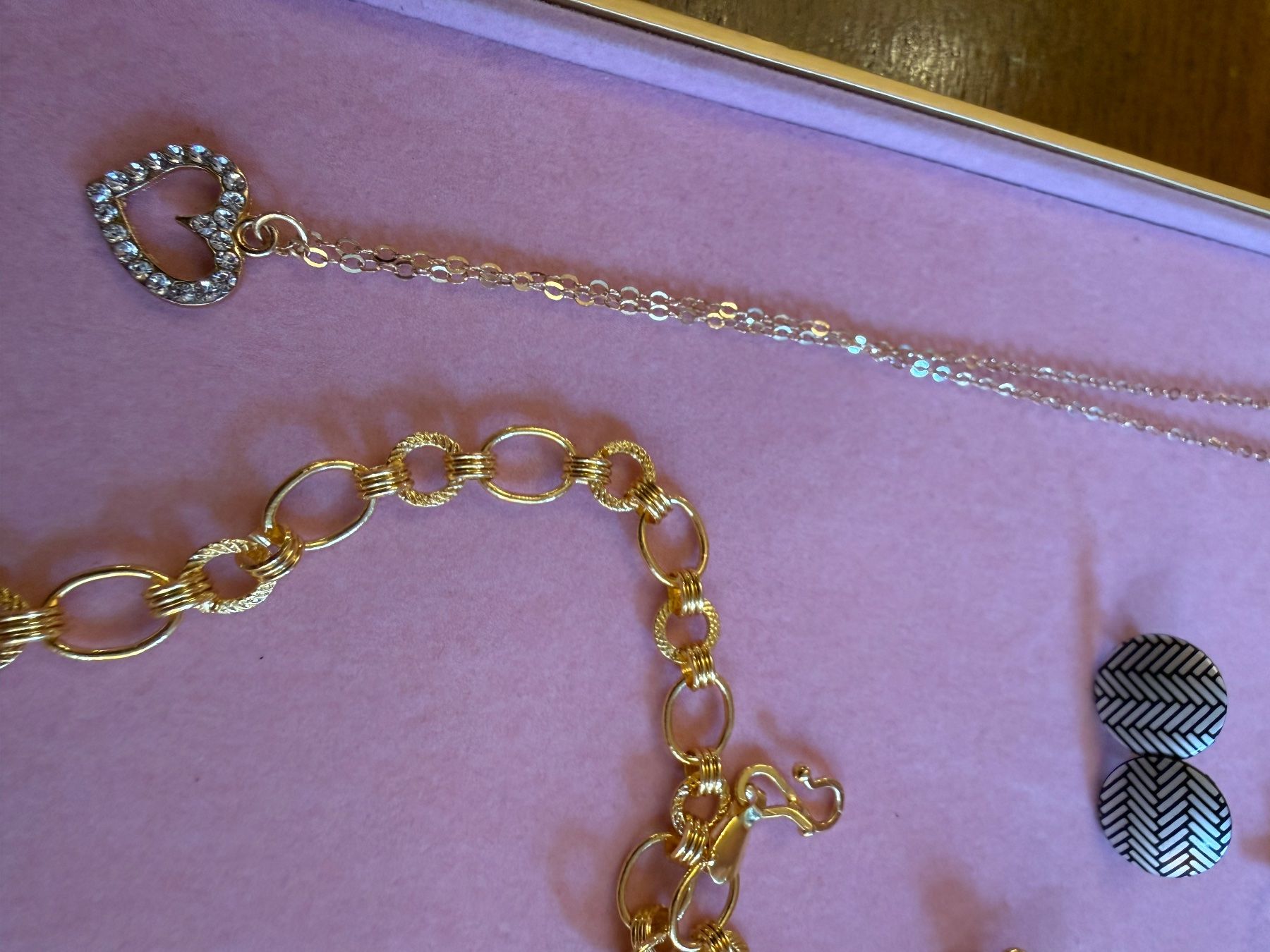 Altri gioielli: Super lot de bijoux dorés Neufs – Nuovo e nell'imballaggio originale da St-Maurice venduto da Sandrinette123 7
