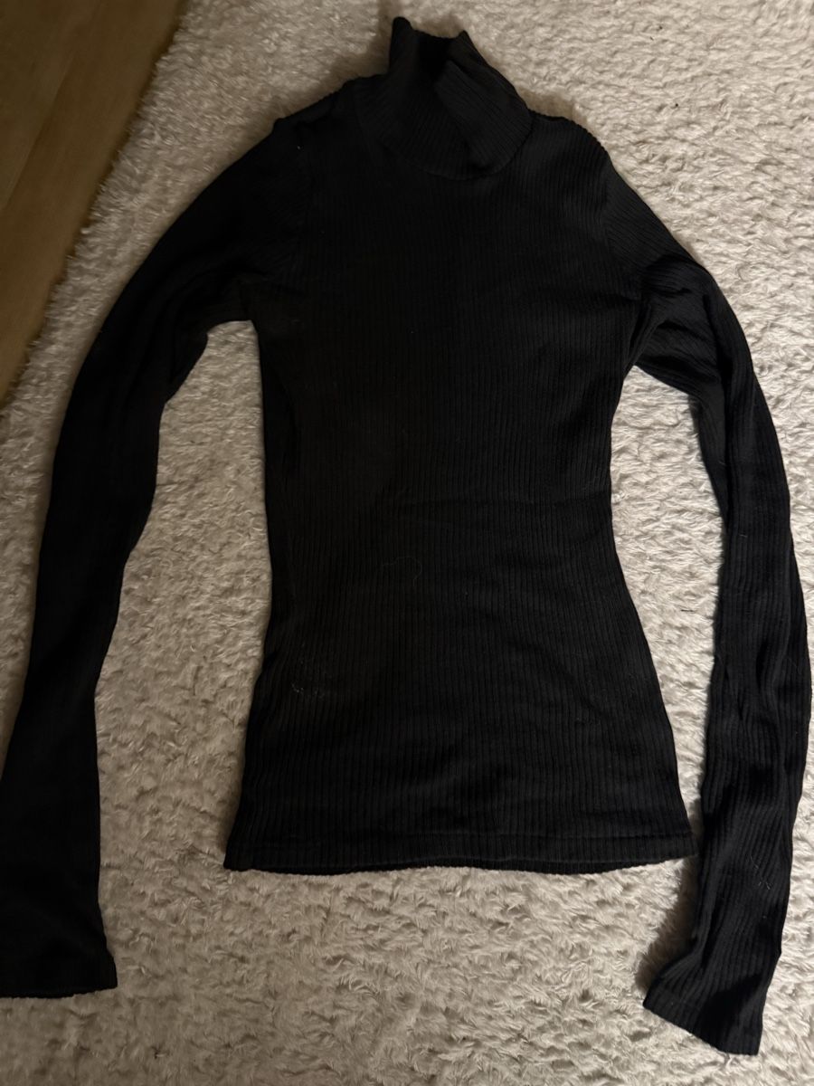 Brandy Melville Pullover & Sweatshirts: Brandy Melville Strickpulli, Rollkragen, Top Zustand! – Neu (gemäss Beschreibung) aus Liestal von isa_8y72 8
