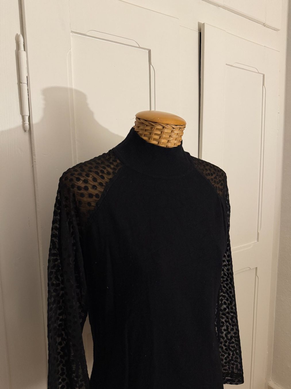 Pullover & Sweatshirts: AUGUST SILK - Feinstrick Langarmshirt schwarz S – Gebraucht aus Zürich von Diazaio 1
