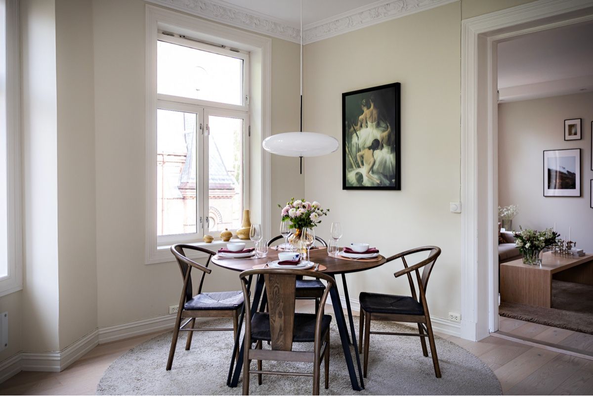Tische: Round Oak Dining Table 4-6 Seater - Great Condition – Gebraucht aus Zürich von aba_5jb9 1