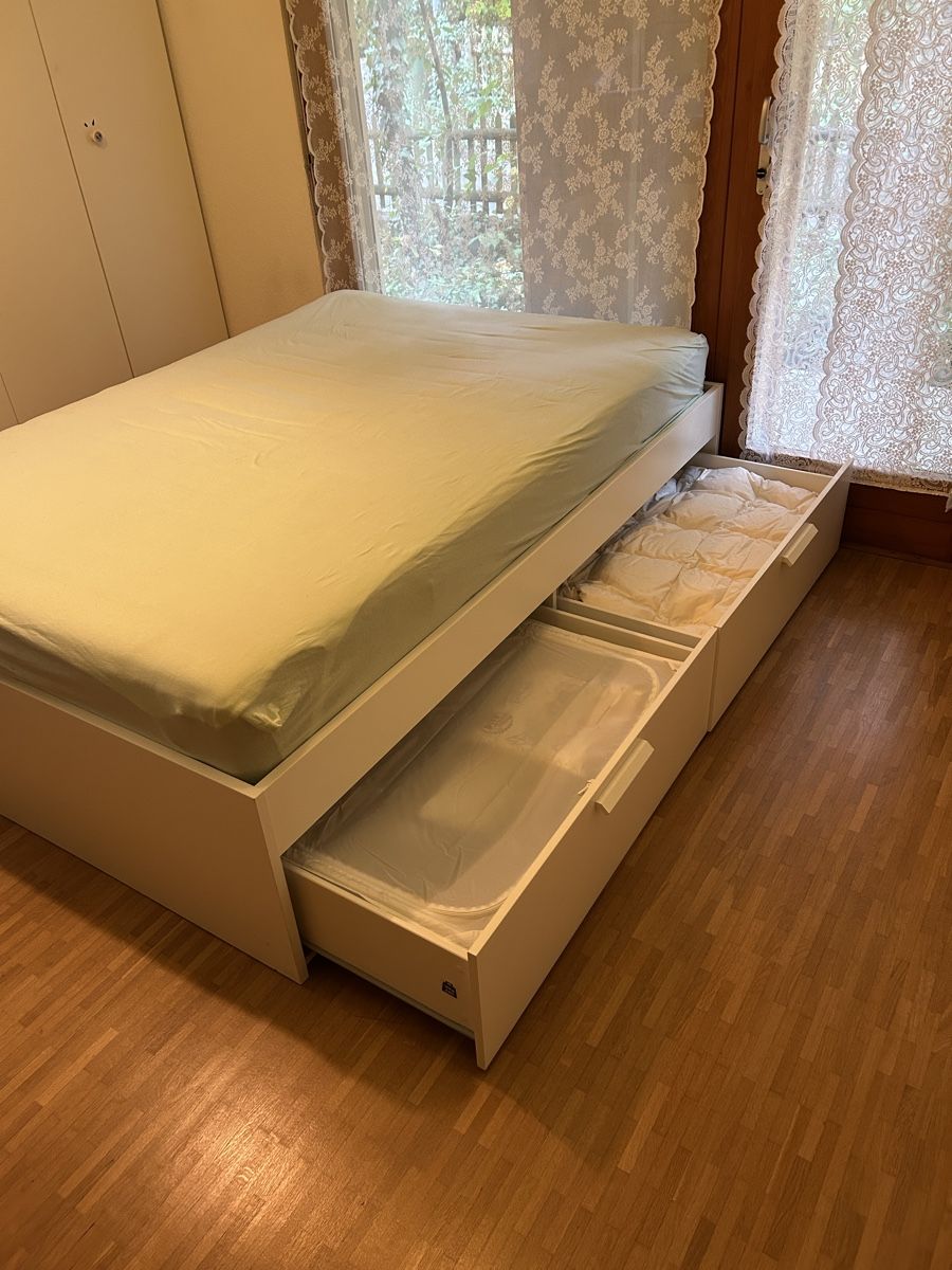 Betten: IKEA Bett mit Schubladen – Gebraucht aus Bern von jonathanconconi