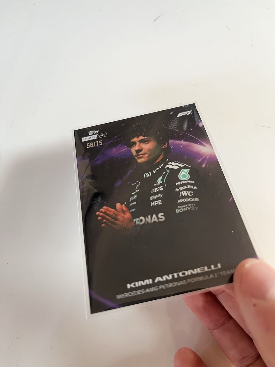 Topps Cartes à collectionner: Topps Lights Out Kimi Antonelli /75 – Neuf (Voir description) à Thun par ladoppiaesse.cards 2