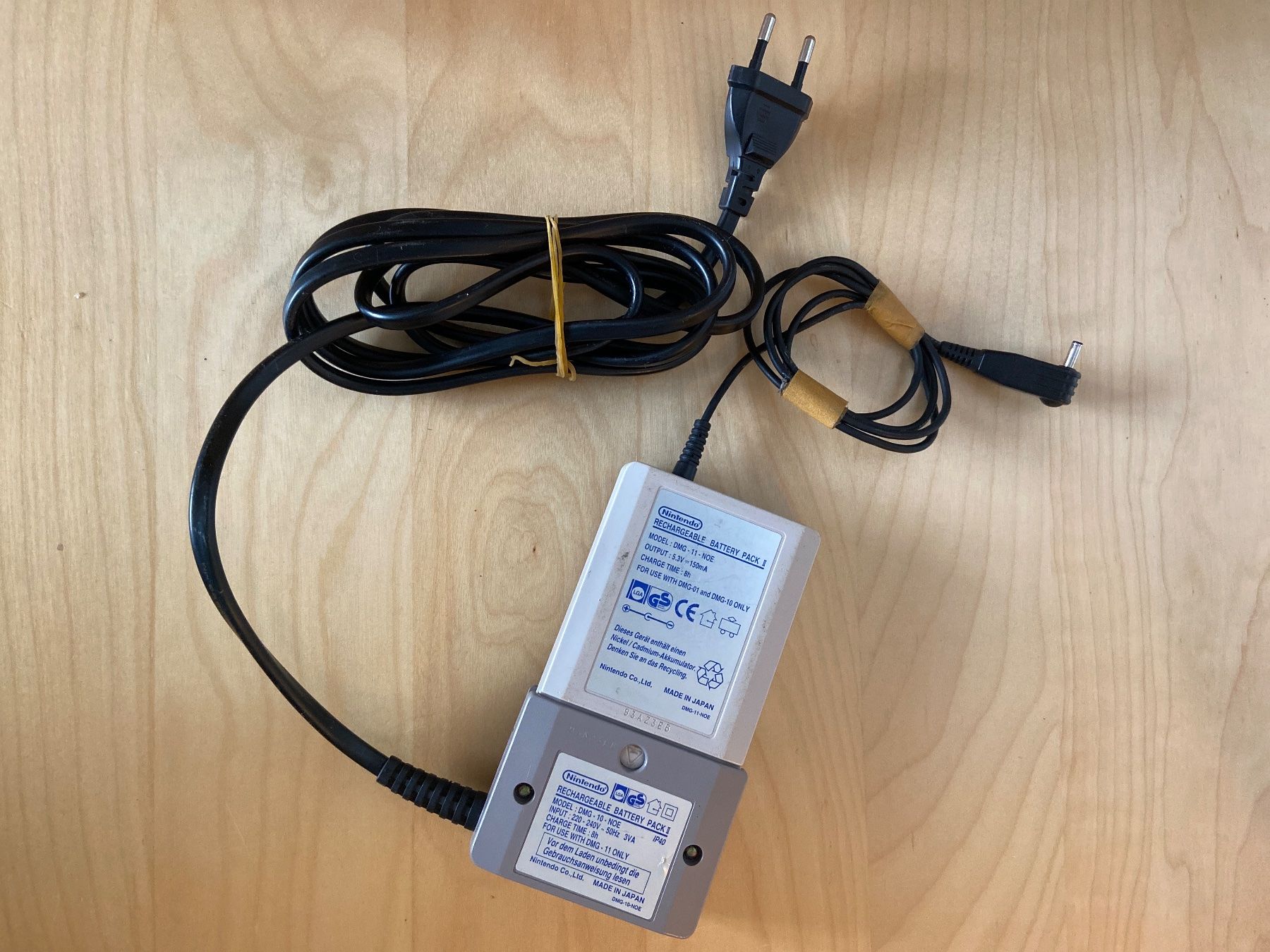 Nintendo Konsolen: Nintendo GameBoy Batterie / Battery Pack 2 - DMG-10 – Defekt aus Frauenfeld von golfdude 1