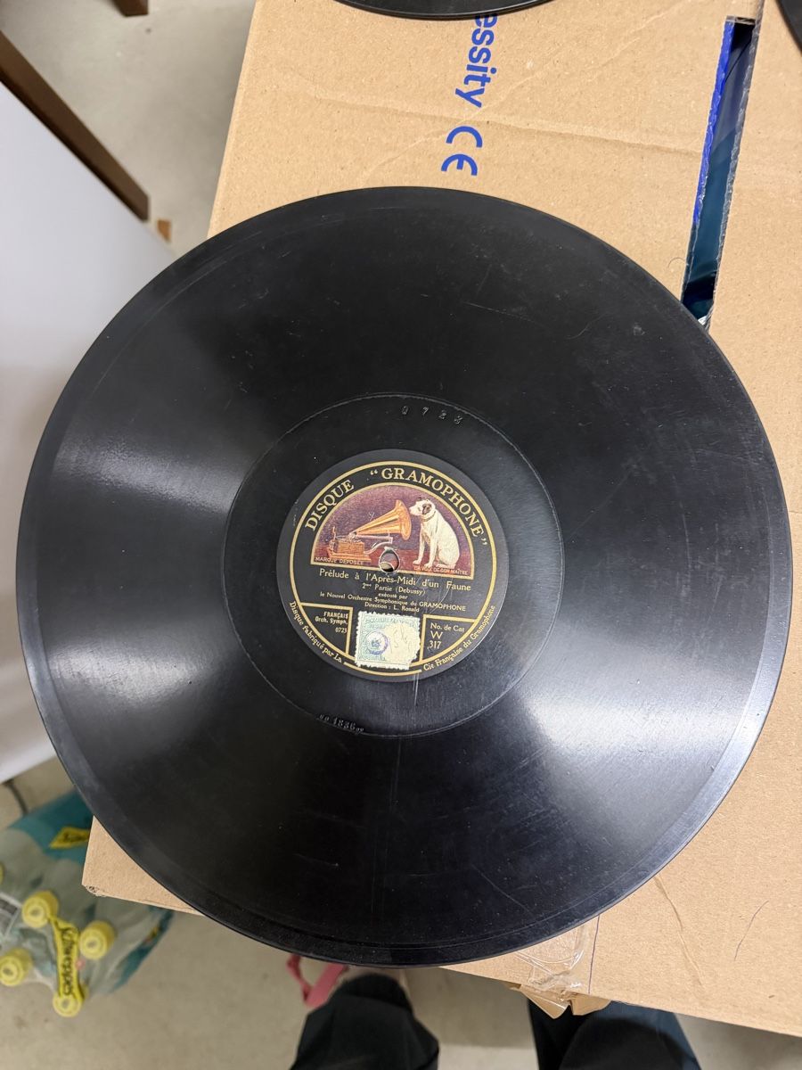 Giradischi: Ancien gramophone – Usato da Botyre (Ayent) venduto da Claude-EvelyneS 6