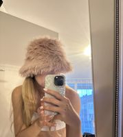 H&M flauschiger Bucket hat