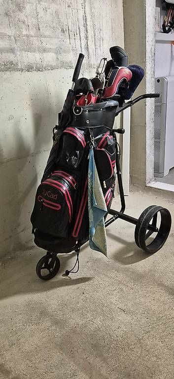 Mazze & Set: Golfausrüstungen – Usato da Zufikon venduto da Gstipf
