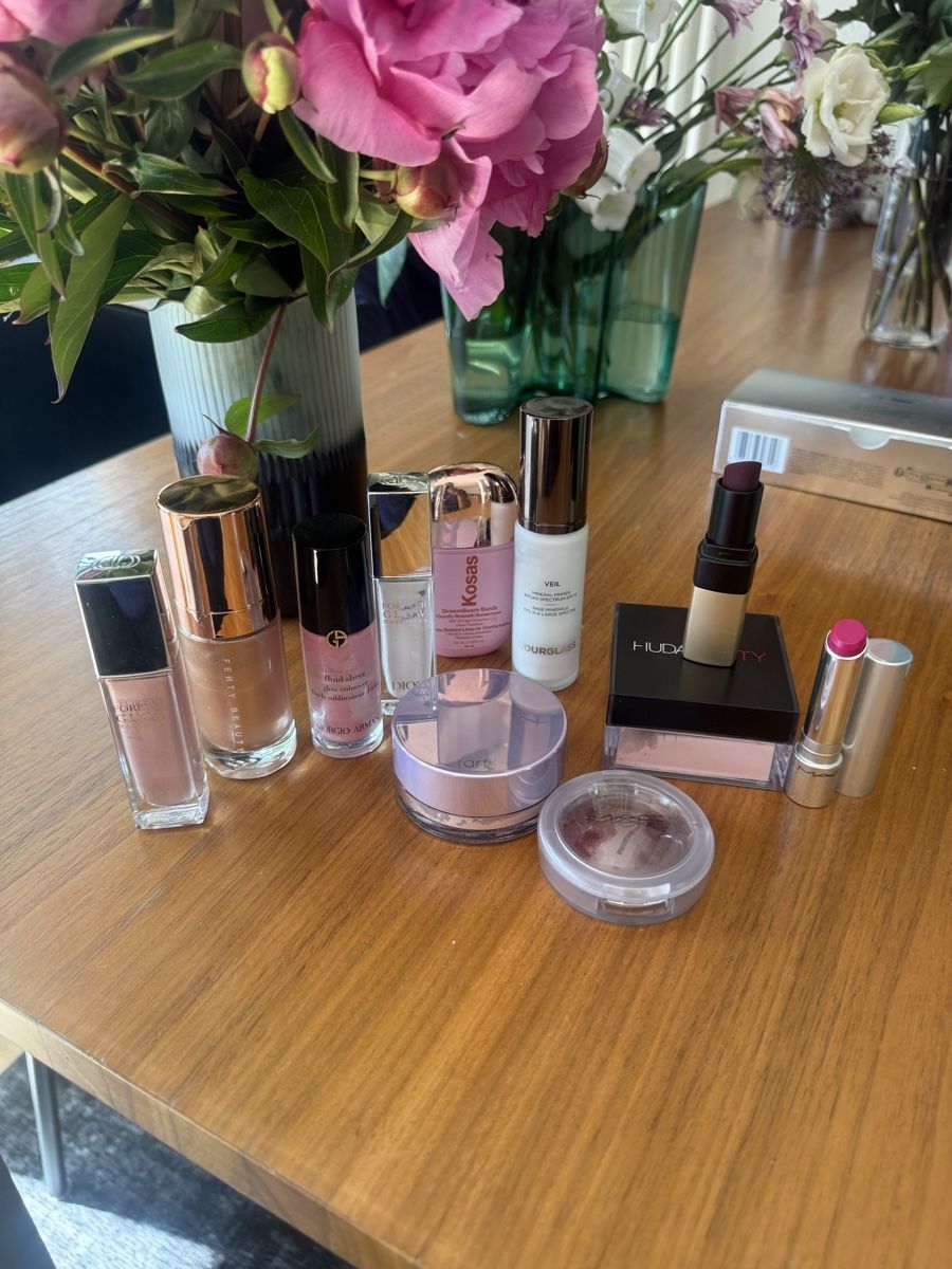 Lettini & sedie per cosmetici: Designer Cosmetics Bundle: Summer Makeup Must-Haves! – Usato da Zürich venduto da pinish 2