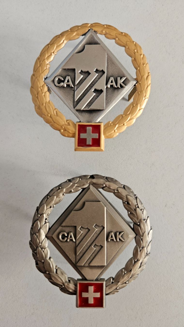 Schweizer Armee Placchette & Badge: Peret Emblem Schweizer Armee – Nuovo (secondo la descrizione) da Urdorf venduto da reg_q6nr