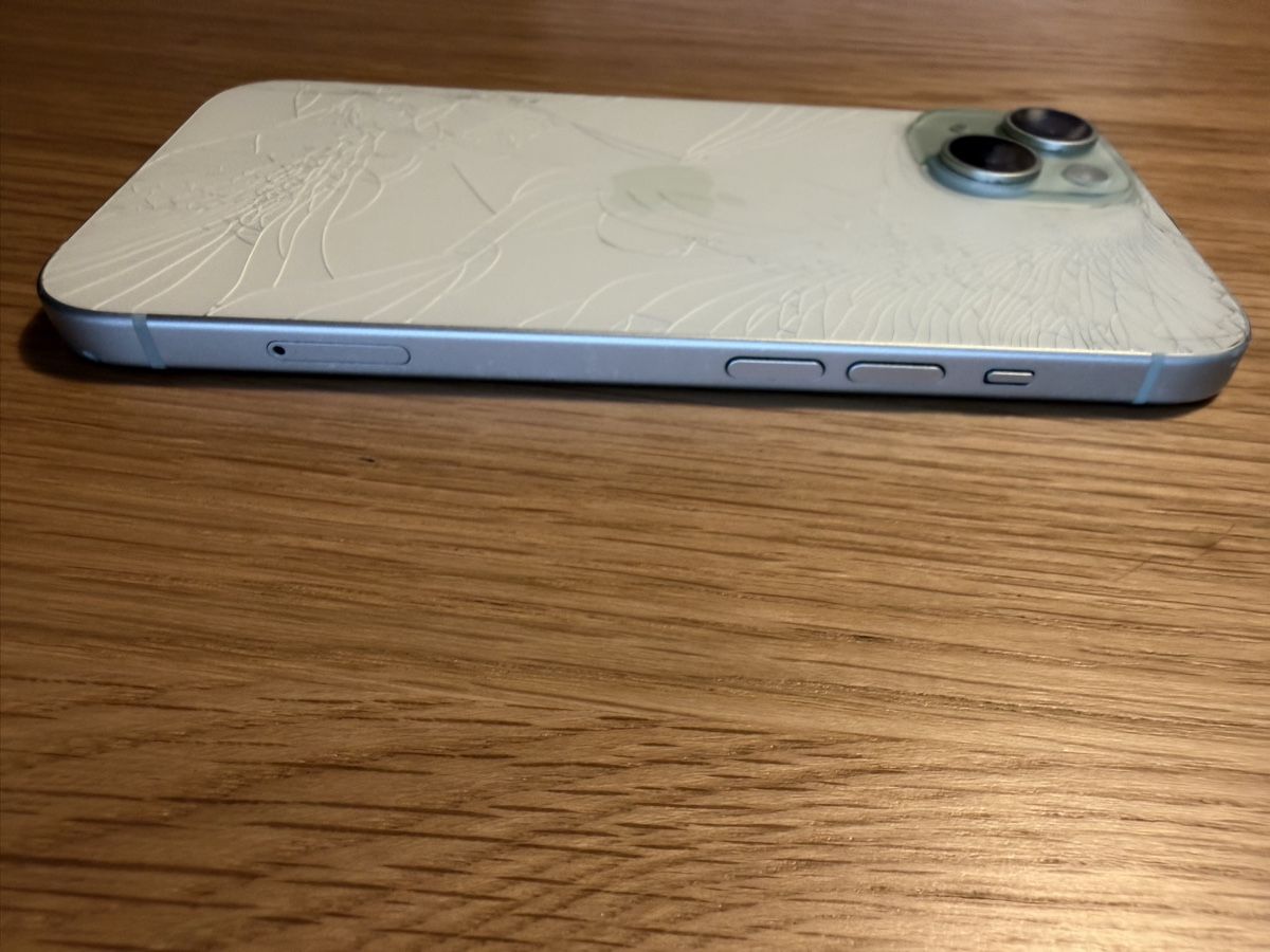 Apple Telefoni cellulari / Smartphones: IPhone 15 128GB gebraucht – Usato da Zollikofen venduto da PokemonYB 4