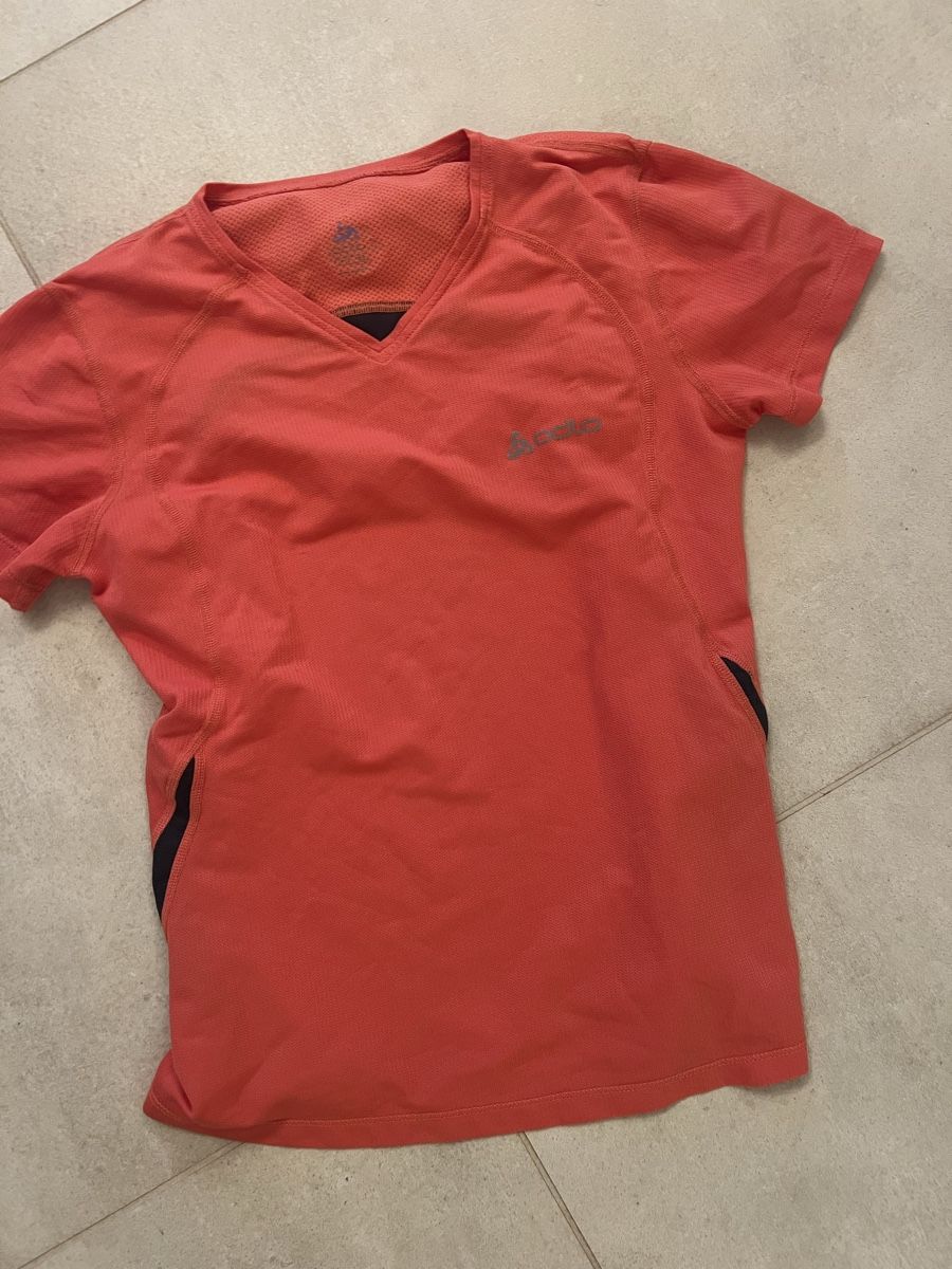 T-shirt: Sport Shirt von Adlo – Usato da Schönenberg ZH venduto da Bosh 1