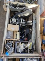 Sortiment an diversen, neuen und gebrauchten Kran teilen
