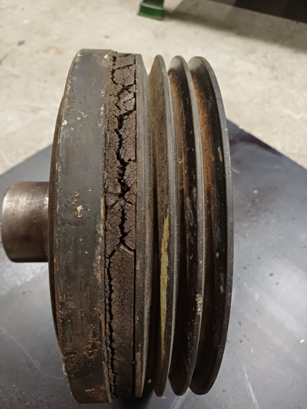 Deutz Trattori: Deutz 8006 Riemenscheibe – Usato da Recherswil venduto da Deutzd8006Fahrer 2