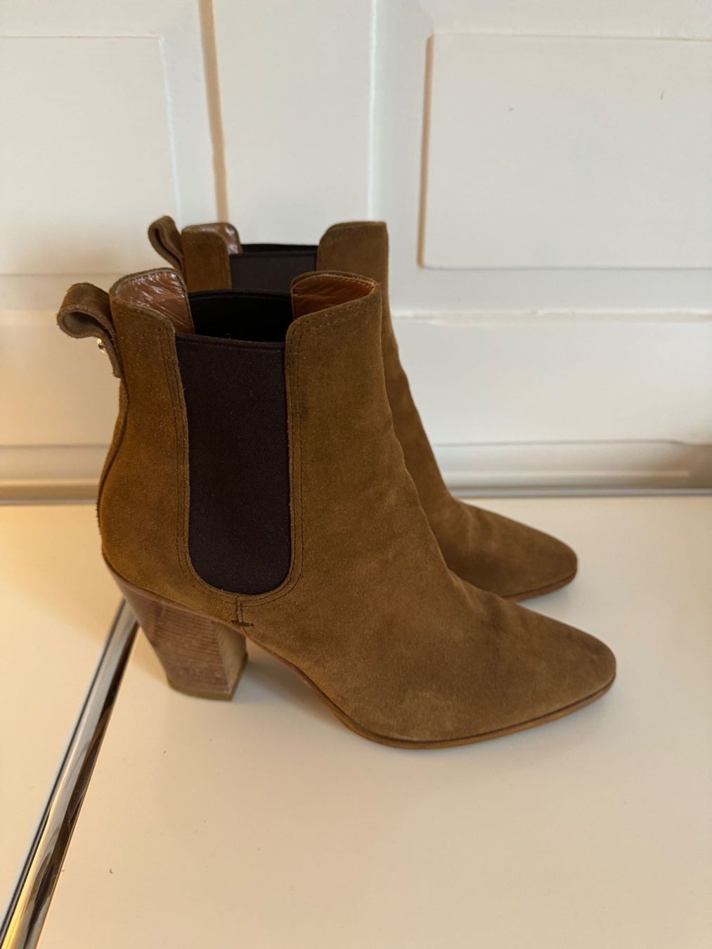 Bally Damenschuhe: Original Bally Theresia Boots in 37.5 – Gebraucht aus Meilen von Antete 4