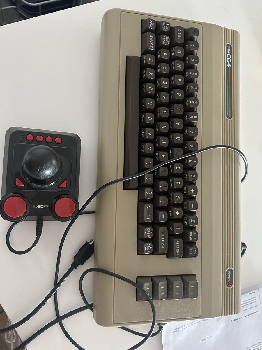 Commodore Console: Konsole the C64 mini  – Usato da Zürich venduto da ConnyLee