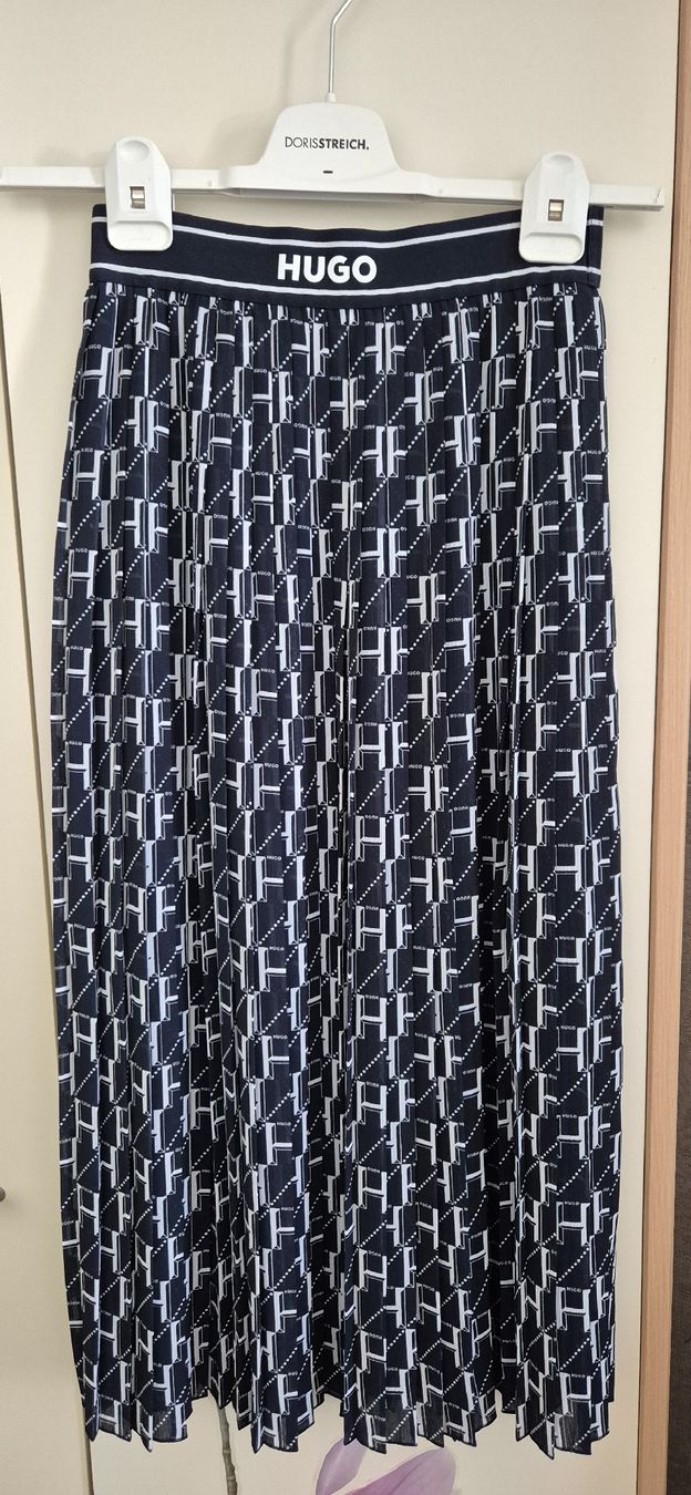 Hugo Boss Gonne: Faltenrock Gr. 34 von BOSS  – Usato da Herznach venduto da DieMartin