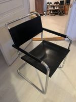 Schwarzer Freischwinger Stuhl Chrom / Bauhaus Stil