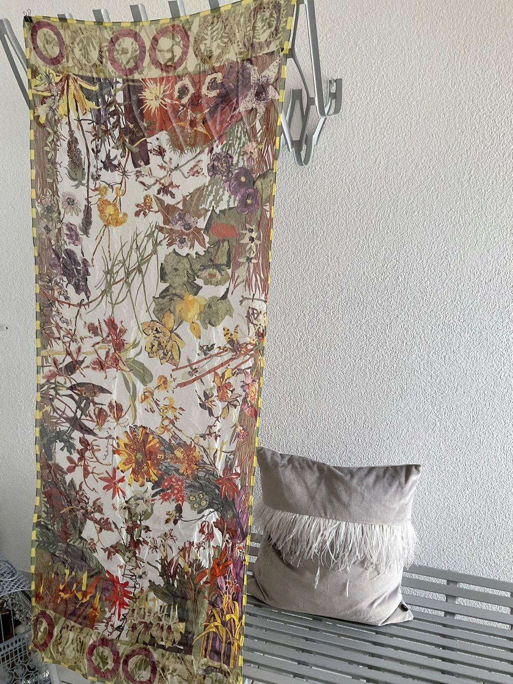 Fabric Frontline Foulard & Sciarpe: Fabric Frontline Foulard – Usato da Menziken venduto da FS-Creativity 2