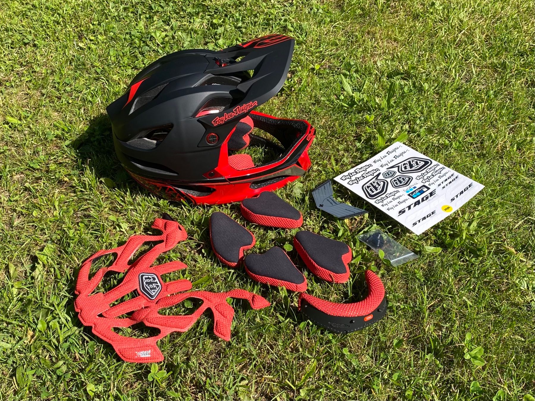 Troy Lee Caschi: Troy Lee Helm – Nuovo (secondo la descrizione) da St. Gallen venduto da brudererm