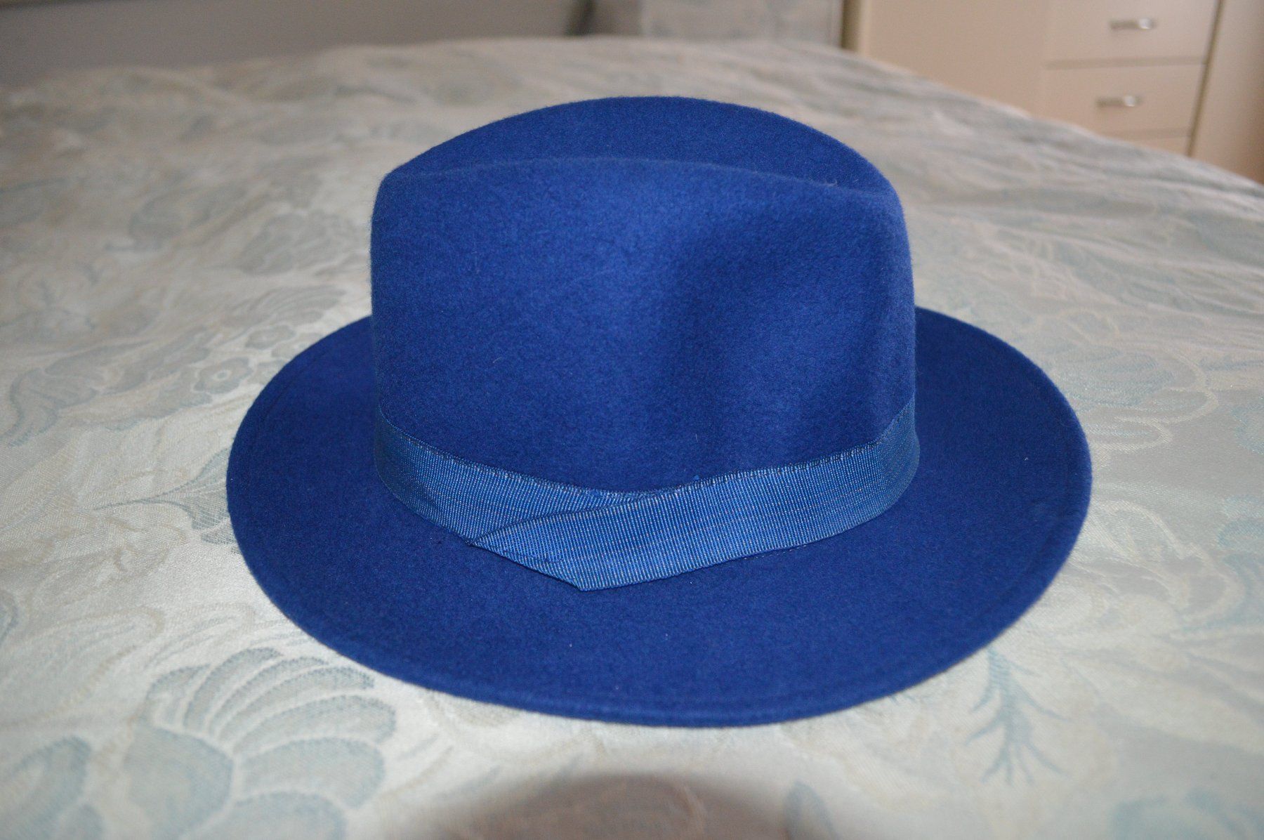 Copricapi, berretti & cappellini: Cappello da donna – Usato da Brione s. Minusio venduto da clk_8kjj 1