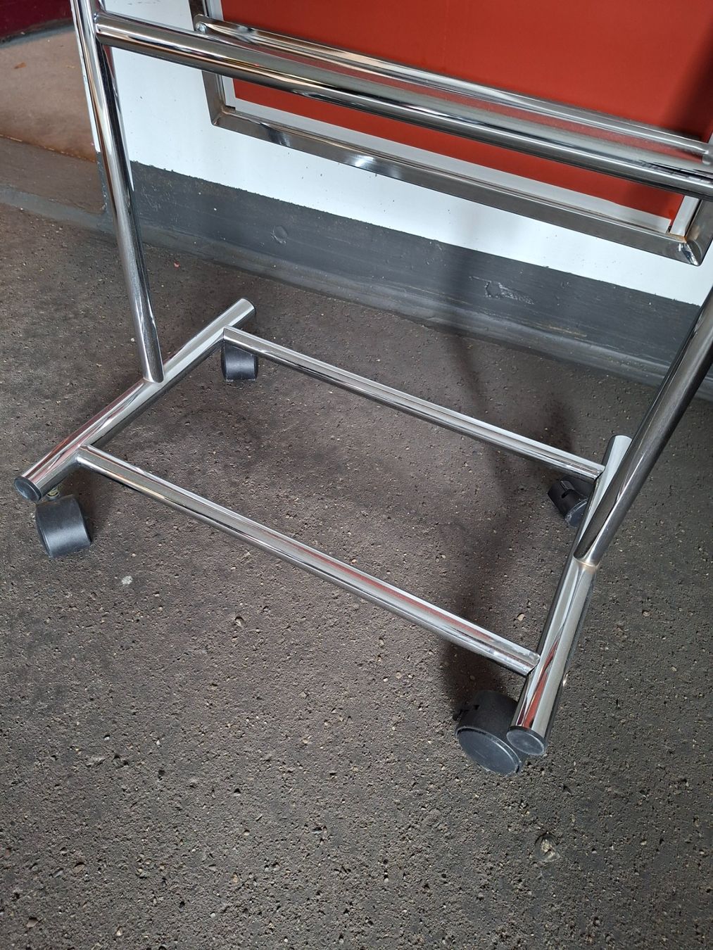 Miroirs: Spiegel auf Räder – D'occasion à Thun par upswingGmbH 2